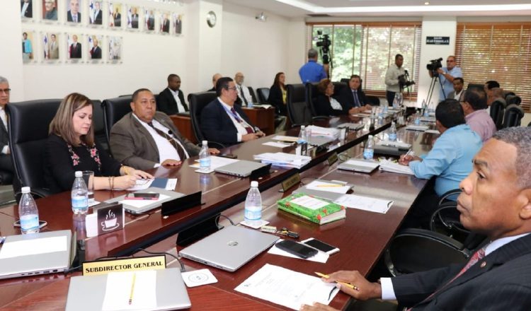 Junta directiva de la CSS envió al presidente Laurentino Cortizo  los 17 nombres de aspirantes a dirigir esa institución.