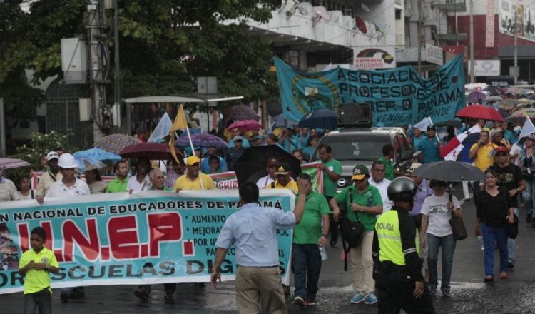 Para el 12 de julio se hace el llamado para la primera marcha multitudinaria al nuevo Gobierno.