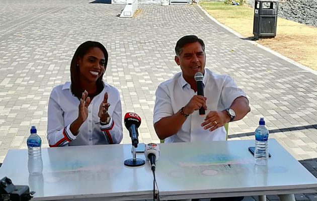 Adolfo "Beby" Valderrama presentó a Edna Jaramillo como su vicealcaldesa.