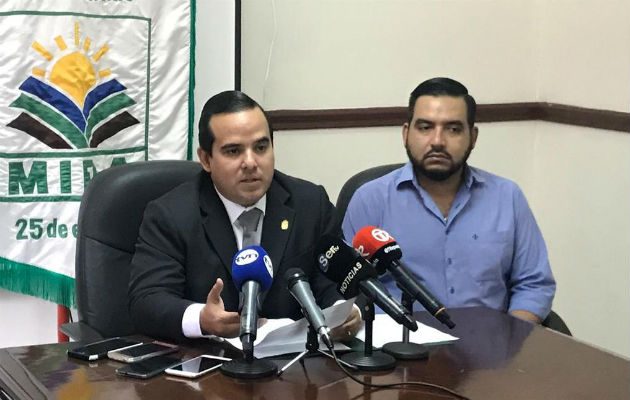 Eduardo Carles, ministro de Desarrollo Agropecuario lo publicó en su cuenta de Twitter.  