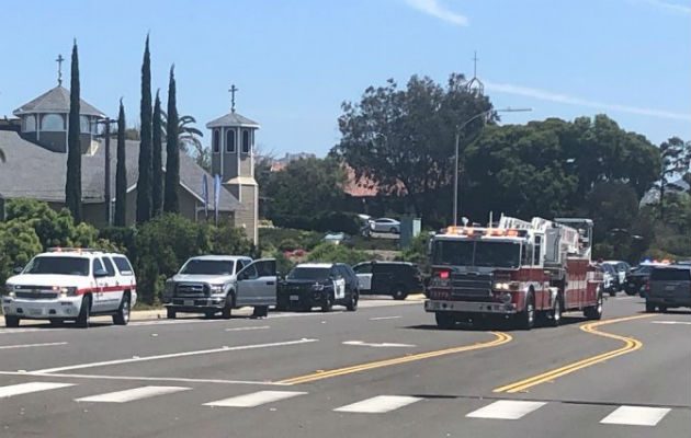 "Un hombre ha sido detenido para cuestionarlo en conexión con el tiroteo ocurrido en la sinagoga de Poway".