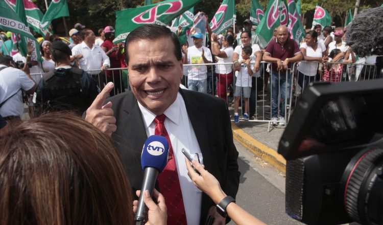 "Chello" Gálvez dijo que todo este proceso era "innecesario" y que obedece a "prisión política". Foto de Víctor Arosemena