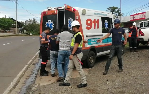  Fue auxiliado por paramédicos del Sistema Único de Manejo de Emergencias (Sume) 911. Foto: Eric A. Montenegro