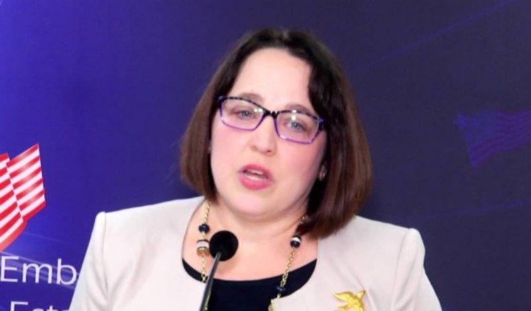 La embajadora de Estados Unidos en El Salvador, Jean Manes, hizo el anuncio.