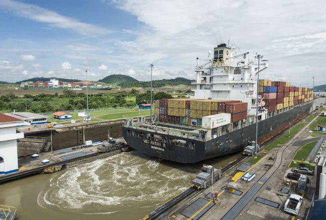Realizaba mantenimiento en la esclusa de Miraflores. Foto ilustrativa