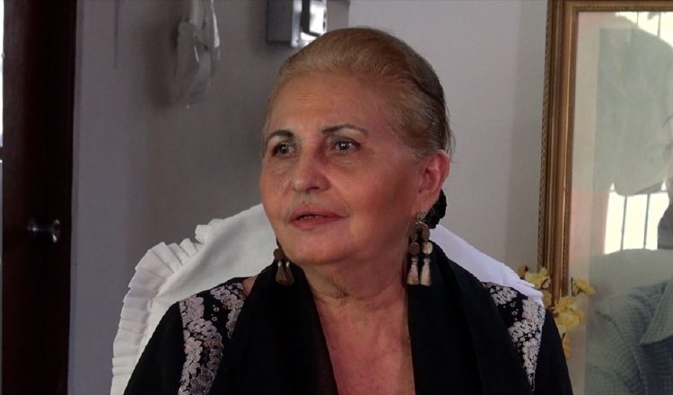 El mayor deseo de la cantante típica Esthercita Nieto es enseñar a las nuevas generaciones. /Foto Juan Carlos Lamboglia