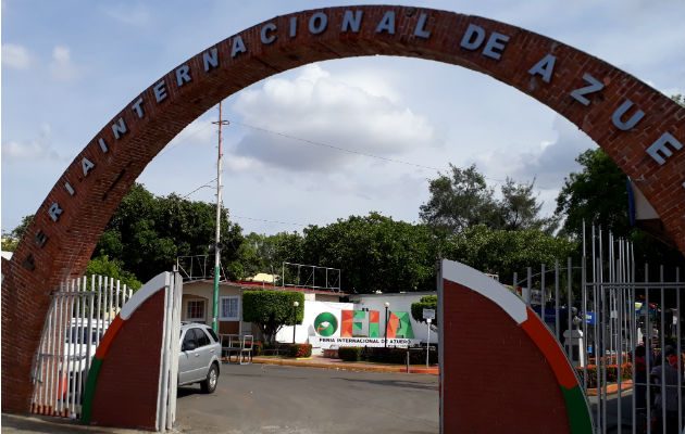 Tampoco podrán llevar banderas ni murgas. Foto: Thays Domínguez. 