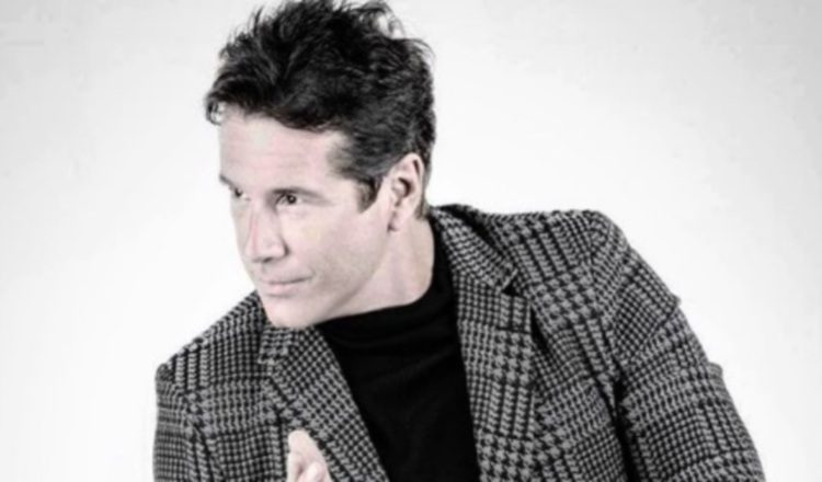  "Le propuse matrimonio", detalló la estrella, de 52 años.