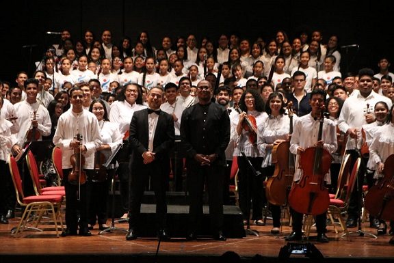 Muy aplaudidos estuvieron durante ambos conciertos de cierre del Tercer Campamento de Canto Coral y Práctica Orquestal. Foto: MiCultura 
