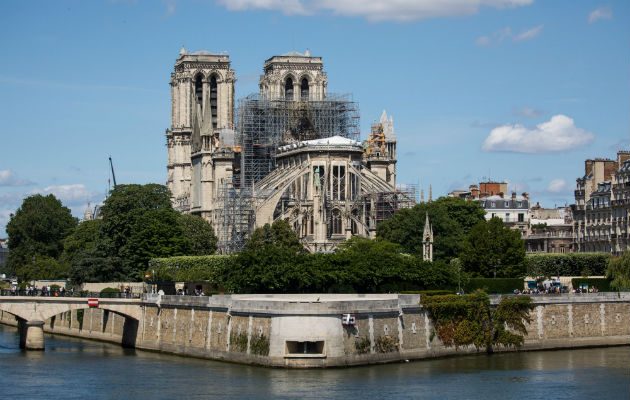 La Fiscalía del Tribunal de Gran Instancia de París indicó en un comunicado que aunque las pesquisas han puesto en evidencia "ciertos fallos", estas no han permitido determinar las causas del incendio del pasado 15 de abril.