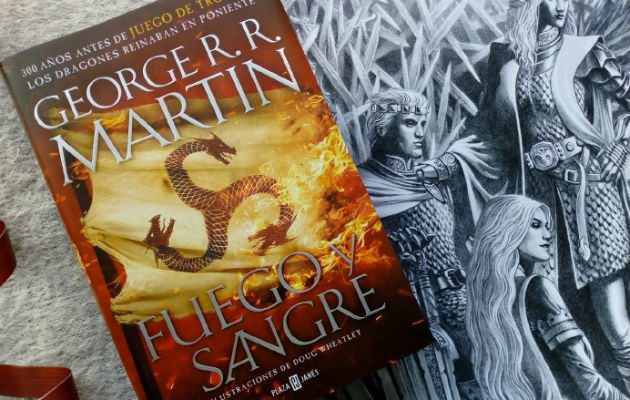 Portada del libro de R.R. Martin "Fuego y Sangre".
