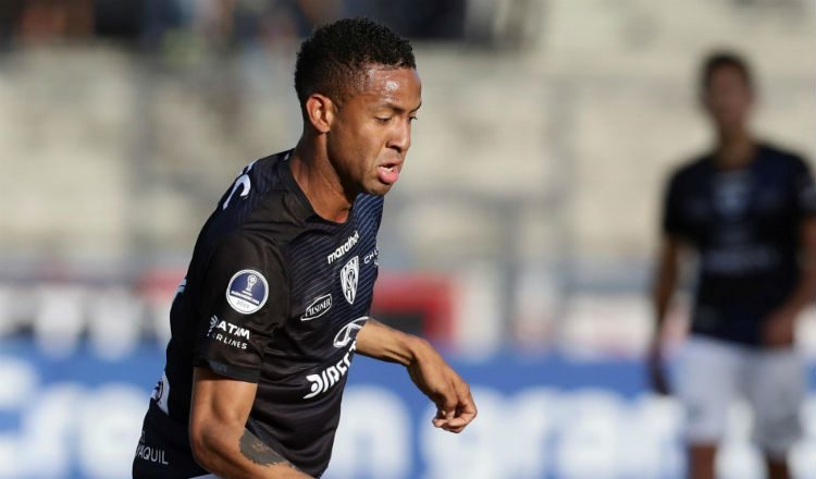 Gabriel Torres entró en el segundo tiempo. Foto EFE