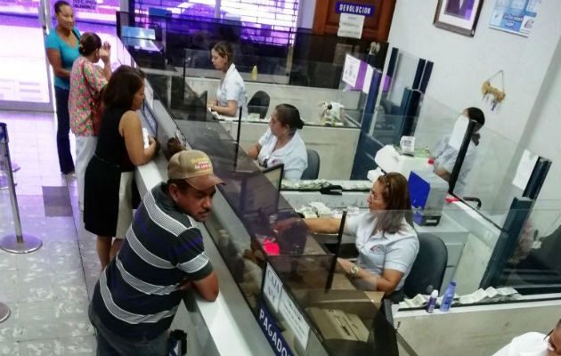 Ganadores recibieron su premio por 1 millón 4 mil dólares libre de impuesto.