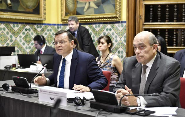 Los ministros de Relaciones Exteriores y delegados del Grupo de Lima, formado por catorce países americanos contrarios al Gobierno del presidente venezolano, Nicolás Maduro, instaron hoy al mandatario a no asumir su nuevo mandato presidencial, cuya legitimidad no reconocerán.