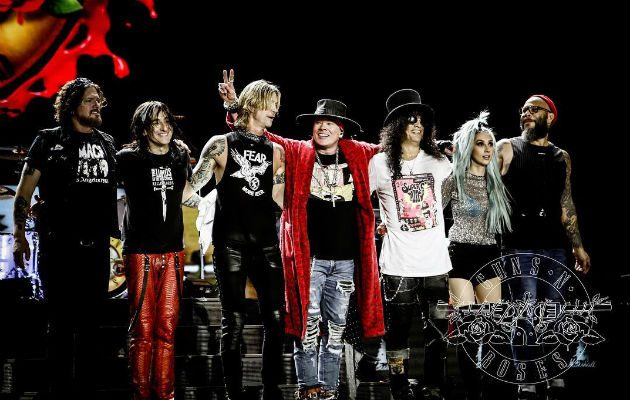 El grupo estaba invitado como "headliner" en el Festival Mother of All-Rock.