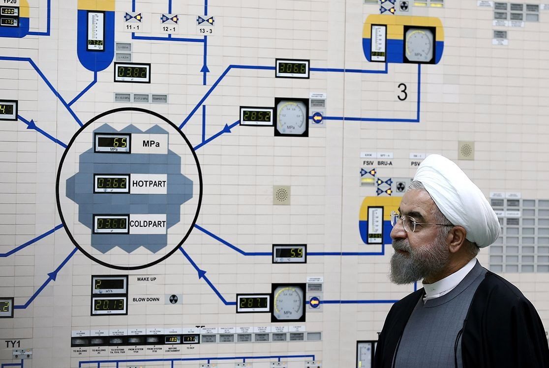 Irán debe limitar su programa nuclear para no poder desarrollar a corto plazo una bomba atómica, aseguran.
