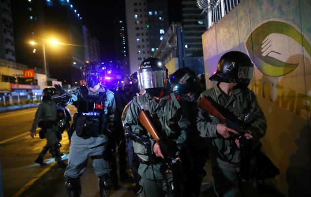 La ley, que busca facilitar a la Policía la identificación de los manifestantes, no ha tenido por el momento el efecto deseado.