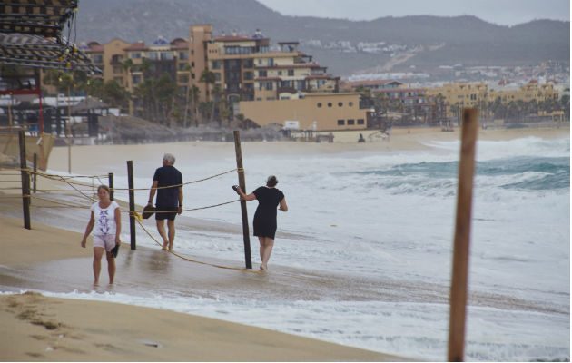 El ciclón se sitúa a 795 kilómetros al oeste-suroeste de Cabo San Lucas, en el noroccidental estado de Baja California Sur.