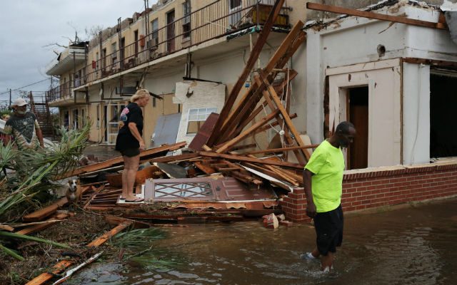 El director de la Agencia Federal de Gestión de Emergencias (FEMA), Brock Long, reconoció que Mexico Beach se había llevado la "peor parte".