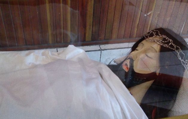 El Jueves y Viernes Santo, los fieles acuden en masa a Alanje.  / Foto José Vásquez