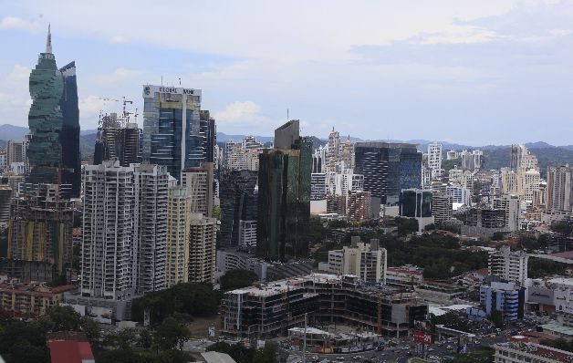 El mercado de capitales   sustituirá  banca regional  