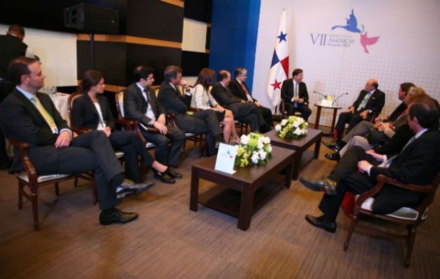 Líderes empresariales tratan temas macroeconómicos de las principales actividades