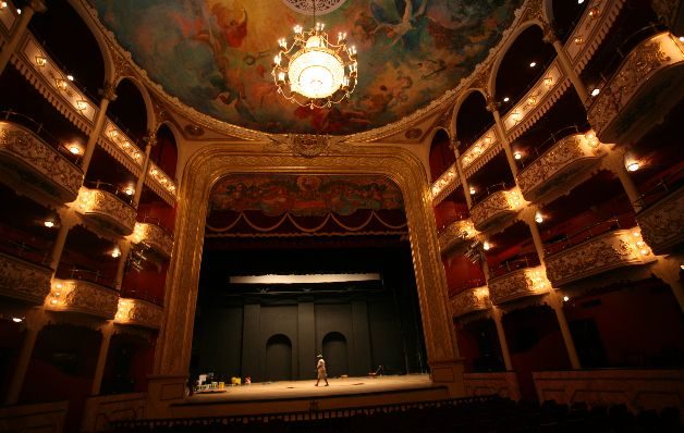 El Teatro Nacional cierra el telón por tiempo indefinido