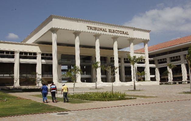 Varela logra control de los tres órganos del Estado 