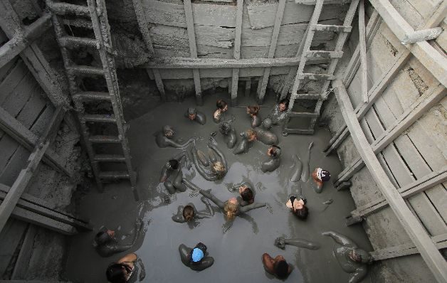 Volcán del Totumo, un baño de lodo que explota el ecoturismo 