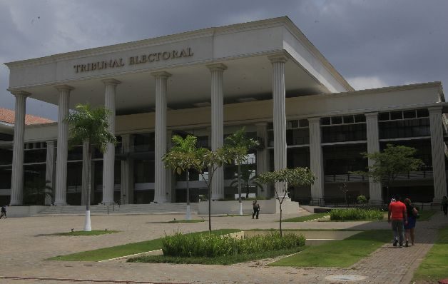 Informe de transparencia contrasta con la realidad