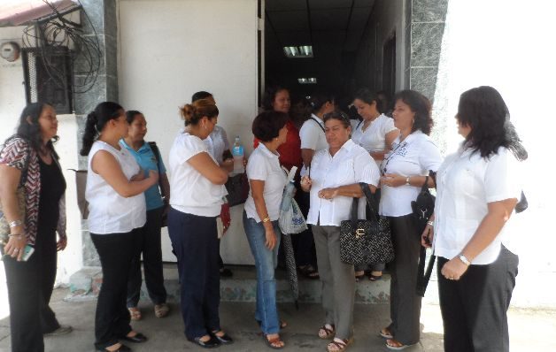 Por estructuras deficientes, dan clases en otras escuelas 
