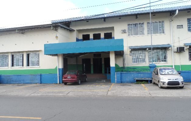 Por estructuras deficientes, dan clases en otras escuelas 