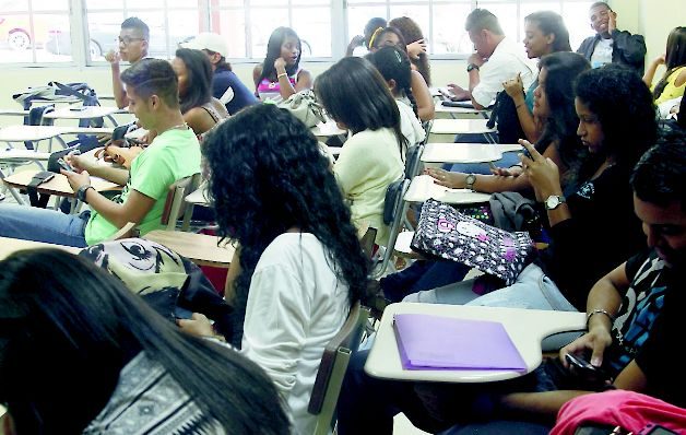 Jóvenes deben aprender a elegir carrera profesional  