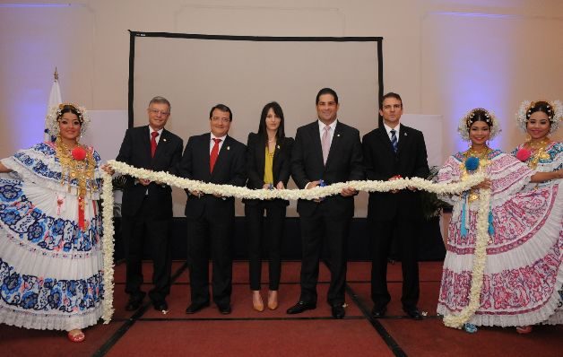 Coctel inaugural de Expo Franquicia 