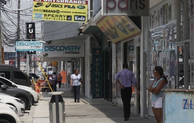 Futuro de la Zona Libre de Colón es incierto ante la falta de incentivos a los comerciantes que por varios años han enfrentado una crisis.  / Archivo