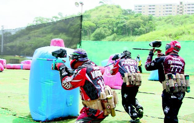 Dentro de la cancha todos son iguales y es que una vez se ponen las máscaras, todos son capaces de mostrar la misma habilidad que cualquier otro, su objetivo simplemente es divertirse.  / Cortesía