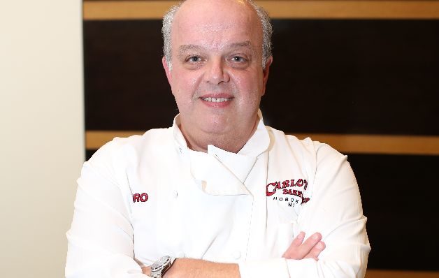 Mauro Castano desea probar un arroz con leche al estilo istmeño.  / Shino H.S.