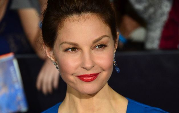Ashley Judd reveló que una de las grandes figuras del cine le pidió que lo mirara mientras se duchaba.
