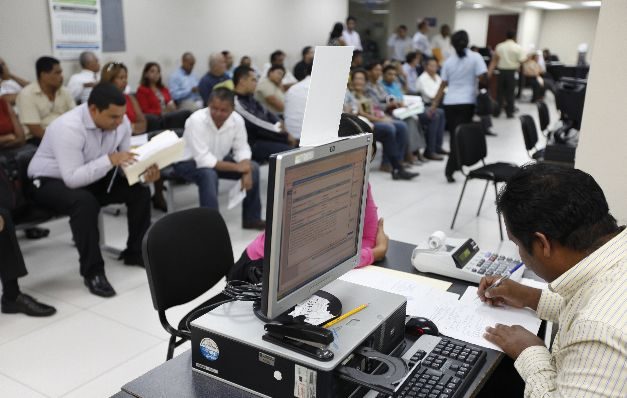 Un total de 166 empresas serán agentes de retención hasta ahora, y según la DGI, se les emitirá un certificado a cada una.  / Archivo