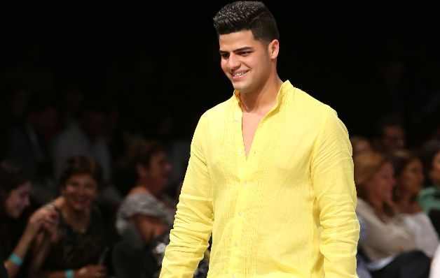 Peter, ‘El pollo’: El modelo del programa de TVN A todo o nada también formó parte de la pasarela de Jaime Luna, quien expuso al hombre como el mejor complemento de toda mujer.  