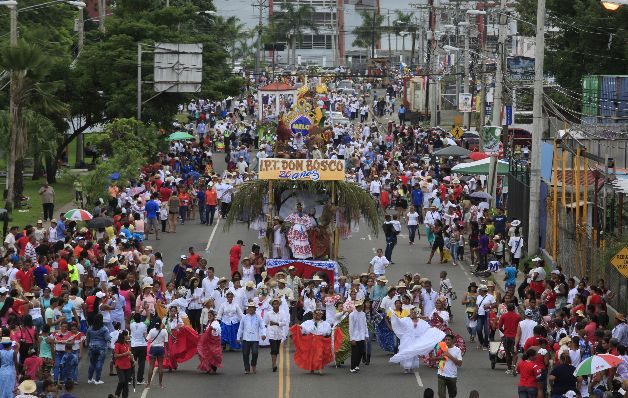En el corregimiento de Juan Díaz se presentaron unas 20 carretas, decoradas al estilo folclórico.  / Víctor Arosemena 