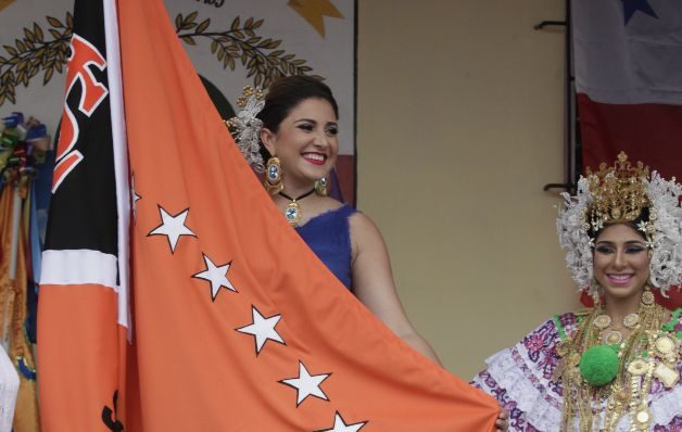 La diputada Katleen Levy fue la abanderada en San Miguelito.  / Víctor Arosemena