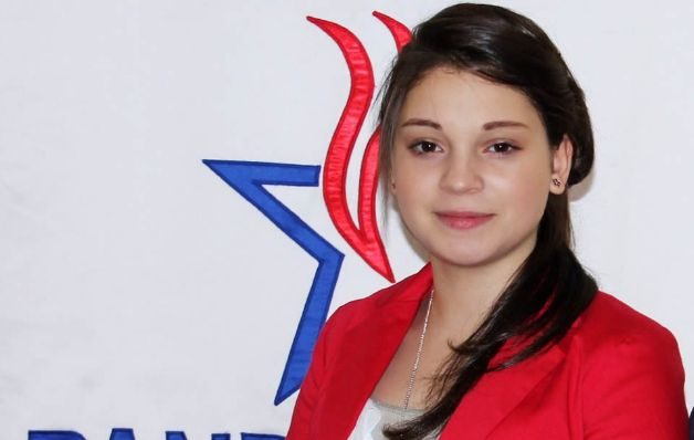 Carolena está en París