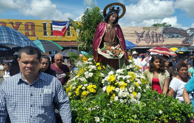Procesión en honor a Santa Isabel de Hungría.  /  Foto: Leonardo Machuca