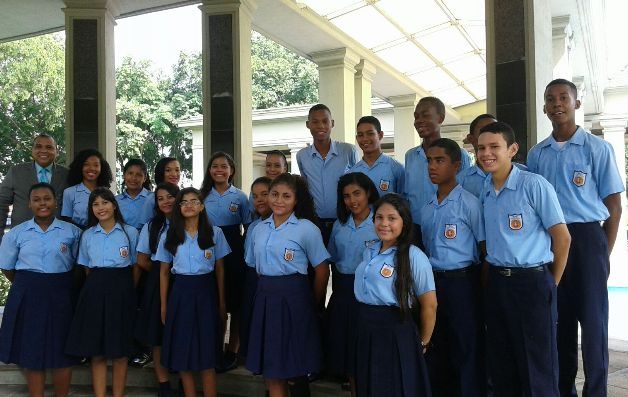 Parte del coro Armonía del Ernesto T. Lefevre. / Cortesía