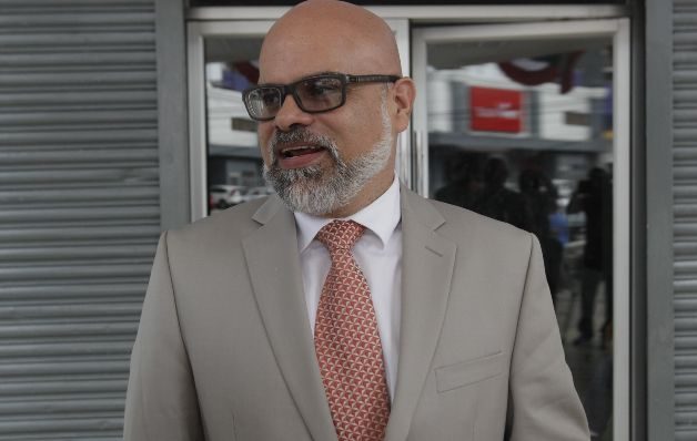 Ramsés Barrera se sumó a la defensa de exministro Mulino.  / Víctor Arosemena