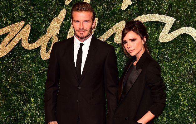 Victoria Beckham - Sobria. Demostraba que se puede ser femenina con traje de chaqueta acompañada de unos tacones y recogido elegante. La mujer de David se llevó el premio al diseñador de moda femenina.