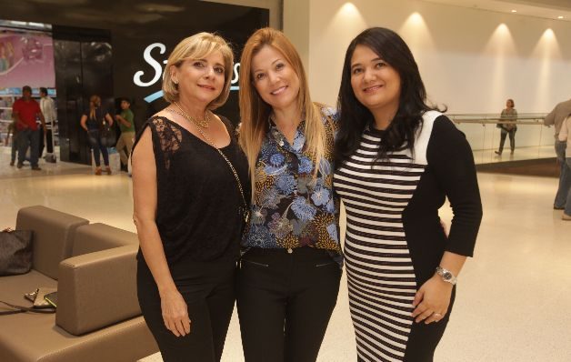 2. Maritza Medina, María Fernanda Villa y Lisbeth Ramírez. 