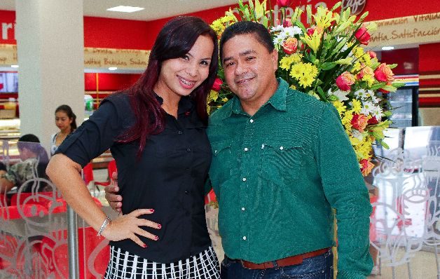 3. Yarenis Véliz y Javier Arosemena. 