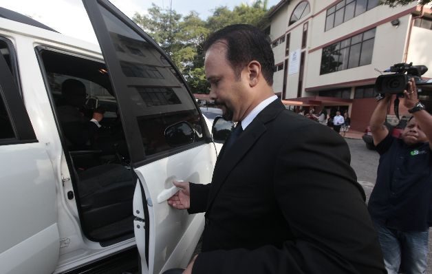 Grimaldo Córdoba, pese a estar condenado, salió libre del juzgado.   / Víctor Arosemena